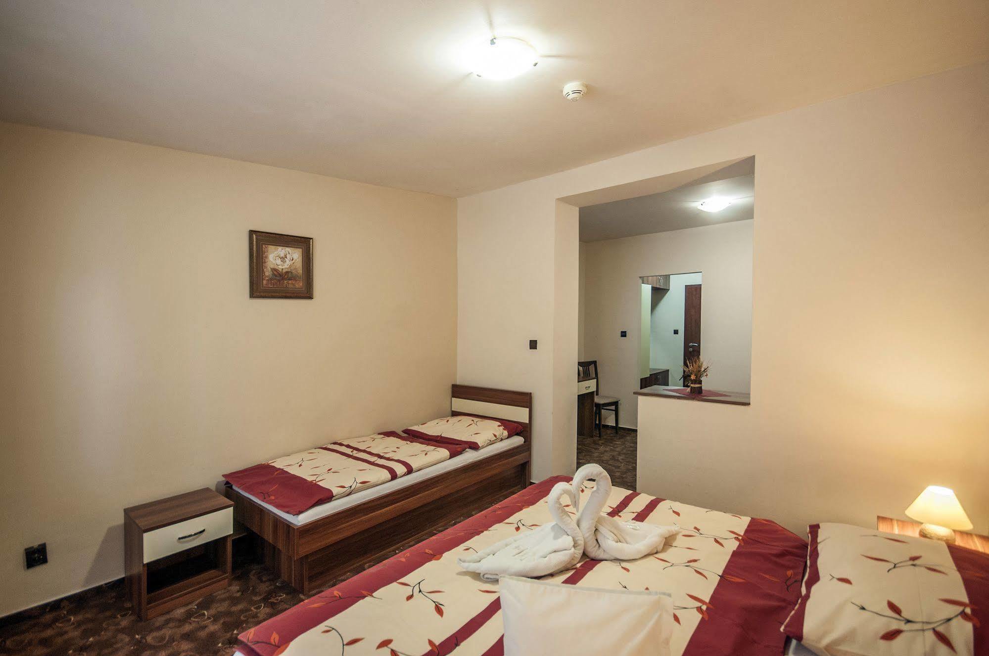 Penzion Zivka Závažná Poruba Esterno foto
