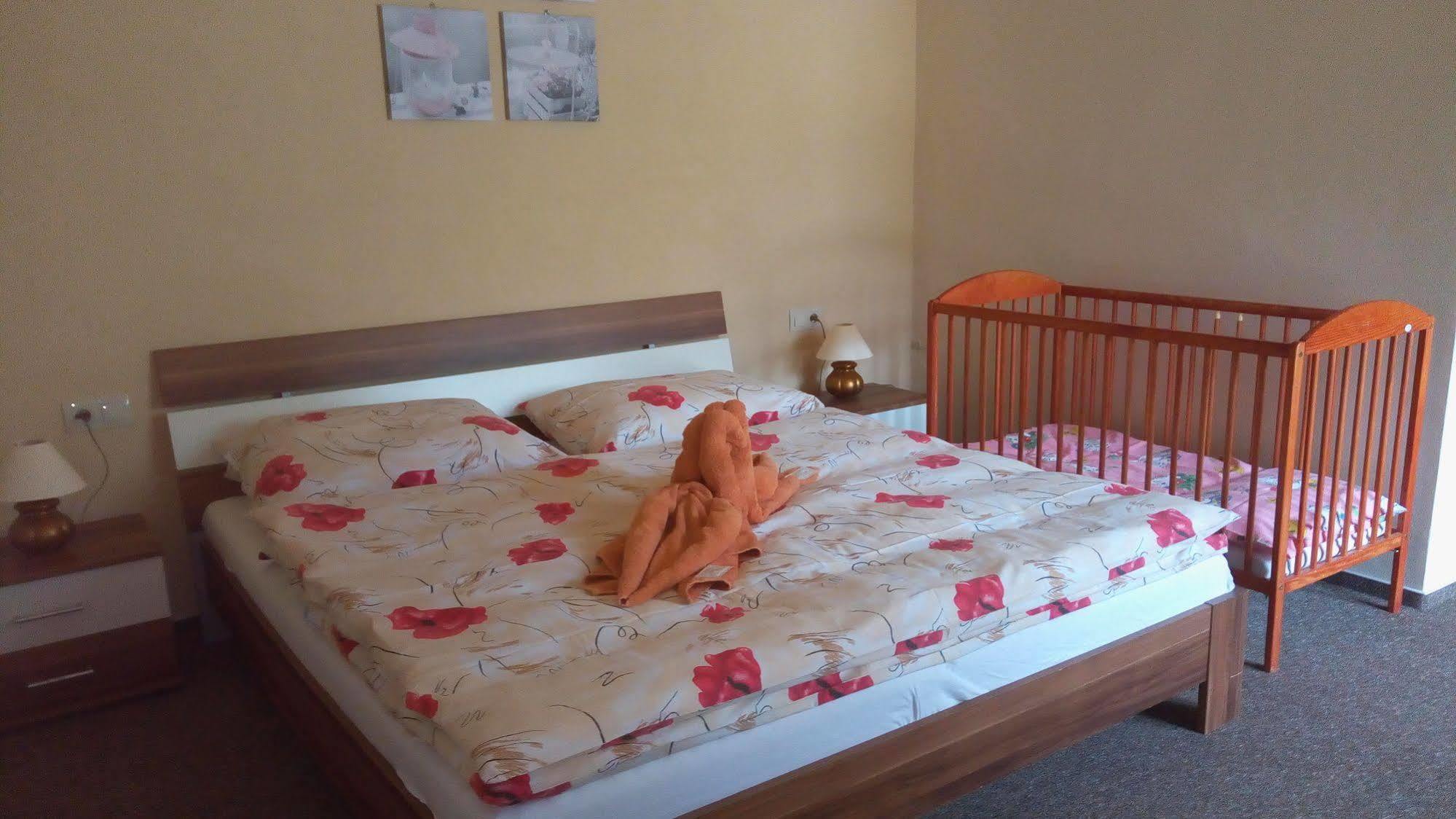 Penzion Zivka Závažná Poruba Esterno foto